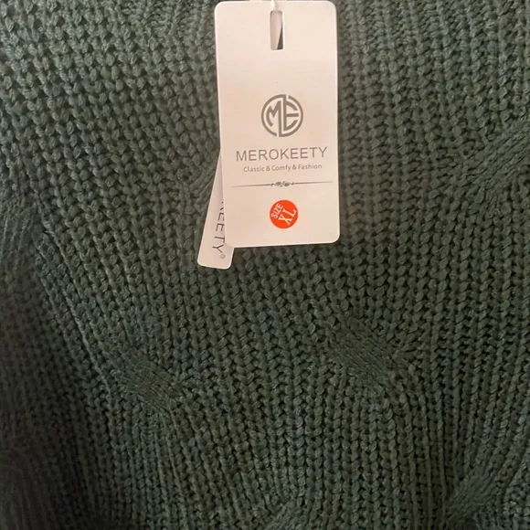 Women's Green Sweater - Picture 3 of 3